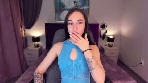 Snapshot of natalyfreman chatting on December 17, 9:17 am Nataly online show from December 17, 9:17 am