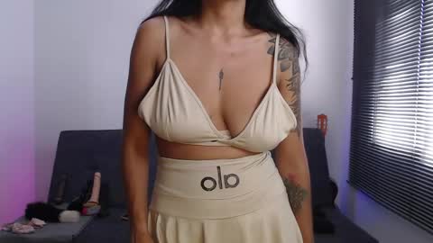   online show from April 22, 8:28 pm