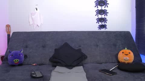 Snapshot of natalygreww chatting on October 19, 5:59 pm online show from October 19, 5:59 pm