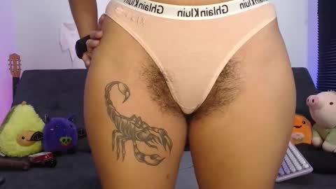 Snapshot of natalygreww chatting on October 17, 2:20 pm online show from October 17, 2:20 pm