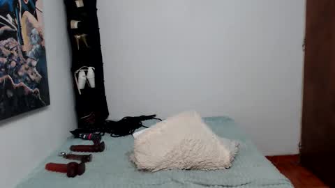 natascha_2023 online show from May 14, 5:35 am