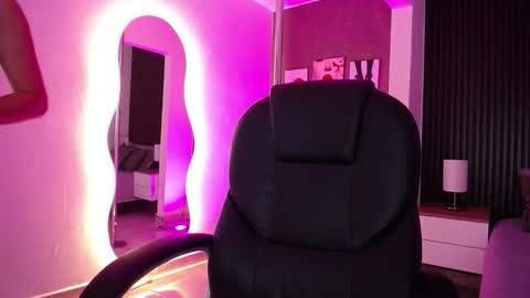 natasha online show from October 7, 2:43 pm