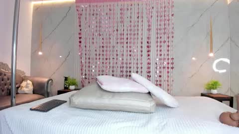 nathassa online show from February 11, 12:28 pm