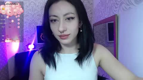 Snapshot of natty_33 chatting on December 17, 3:39 pm Natt.....3 online show from December 17, 3:39 pm