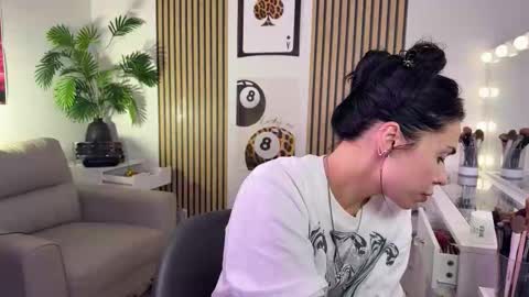 NATTY FIERROS online show from October 30, 7:55 am