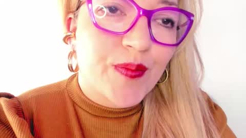Snapshot of naty__mature_ chatting on October 14, 9:34 am Nataly online show from October 14, 9:34 am