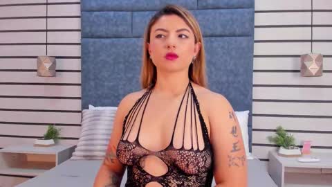 Naty  online show from November 7, 9:31 pm