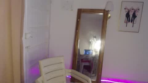 Stella Mcqueen online show from April 26, 6:38 pm