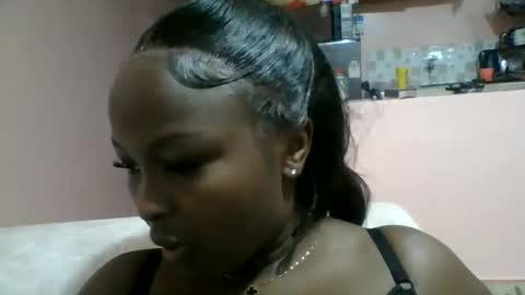 naughti_garlie online show from June 8, 7:03 pm