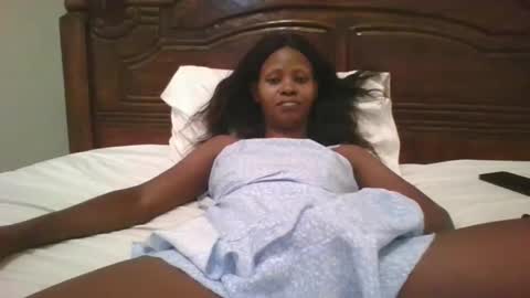 Snapshot of naughty_babe000 chatting on September 19, 4:33 am alisha online show from September 19, 4:33 am