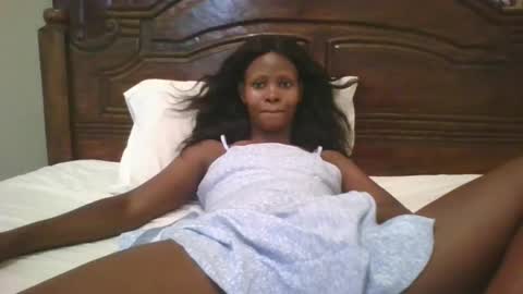 Snapshot of naughty_babe000 chatting on October 9, 11:25 am alisha online show from October 9, 11:25 am