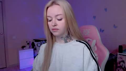 Mable online show from April 19, 1:16 am