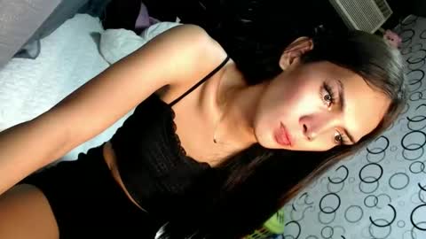 Snapshot of naughty_princess24 chatting on October 3, 7:02 am Ariela online show from October 3, 7:02 am