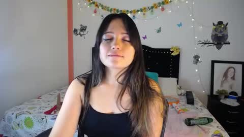 Snapshot of naughtygirl_mmm chatting on February 22, 4:26 pm Valeria online show from February 22, 4:26 pm