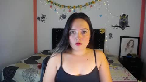 Snapshot of naughtygirl_mmm chatting on January 2, 7:07 pm Valeria online show from January 2, 7:07 pm