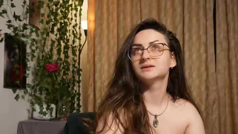 Snapshot of naughtyhomemade17 chatting on September 20, 9:13 pm Mya Alexya online show from September 20, 9:13 pm
