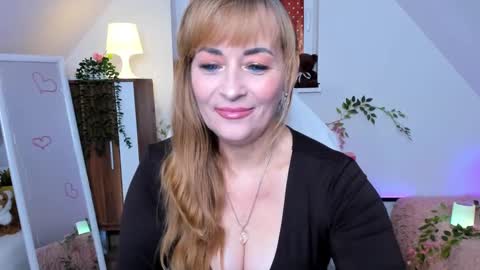 Snapshot of naughtymilane chatting on October 6, 9:08 pm Milana - on air every day except Wednesday from 9 pm to 4 am European time online show from October 6, 9:08 pm