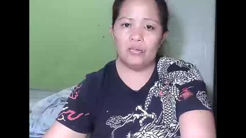 Snapshot of naughtymom26 chatting on October 18, 12:25 am naughtymom26 online show from October 18, 12:25 am