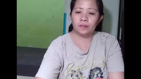 Snapshot of naughtymom26 chatting on October 27, 10:33 am naughtymom26 online show from October 27, 10:33 am