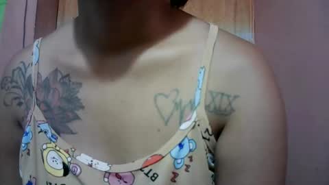 Snapshot of naughtymom_33 chatting on October 17, 1:53 am naughtymom_33 online show from October 17, 1:53 am