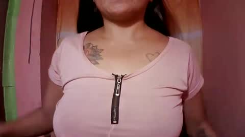 naughtymom_33 online show from December 14, 11:43 pm