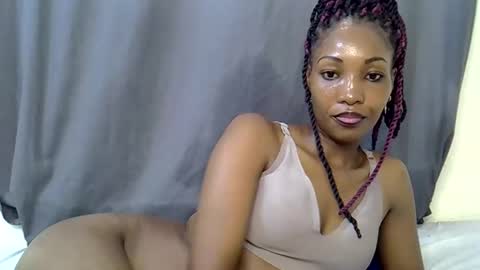 naughtyy4u online show from April 21, 8:10 am