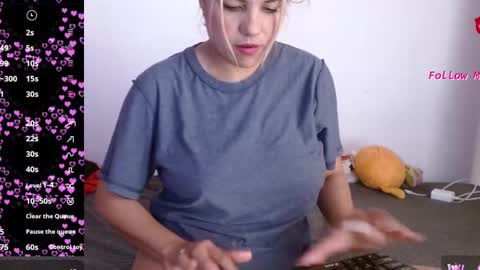 NAUYGTYQUEEN online show from February 24, 4:36 pm
