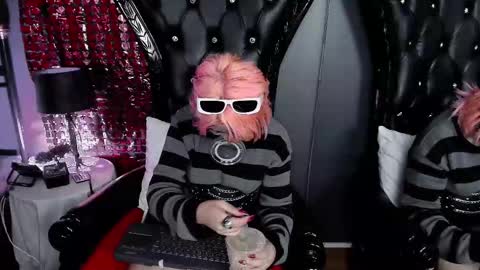 Navier  online show from January 11, 2:22 pm