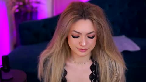 Naya online show from February 12, 7:15 pm