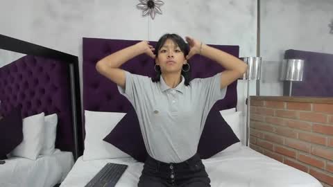 Snapshot of nayara_macherano chatting on December 20, 11:43 am nayara_macherano online show from December 20, 11:43 am