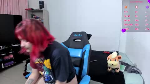 Snapshot of neeko_lol_ chatting on September 21, 7:51 am Geek Nicole im Neeko UwU online show from September 21, 7:51 am
