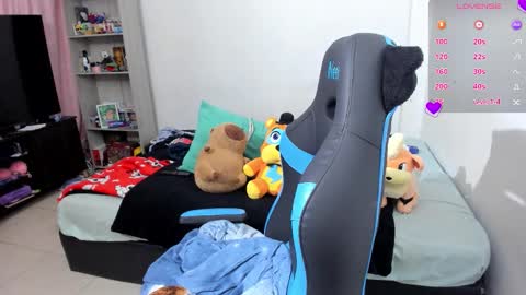 Snapshot of neeko_lol_ chatting on October 9, 7:51 pm Geek Nicole im Neeko UwU online show from October 9, 7:51 pm