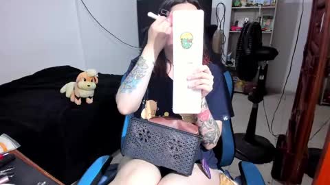 Geek Nicole    im Neeko UwU online show from June 5, 12:33 pm