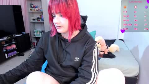 Snapshot of neeko_lol_ chatting on September 8, 5:01 pm Geek Nicole im Neeko UwU online show from September 8, 5:01 pm