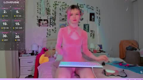 Snapshot of neko_kitsune chatting on December 17, 12:33 pm neko_kitsune online show from December 17, 12:33 pm