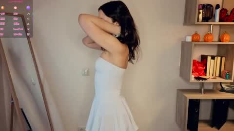 Vicky and Beatrice online show from April 24, 7:16 pm