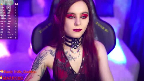 Snapshot of nelle_ chatting on September 16, 8:39 pm online show from September 16, 8:39 pm