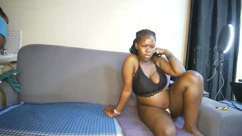 nellyeluxe online show from March 15, 2:08 pm