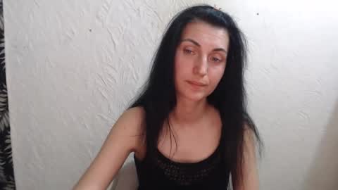 Nensy online show from April 27, 3:09 pm