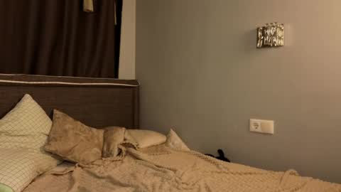 Naomi online show from April 23, 9:39 am