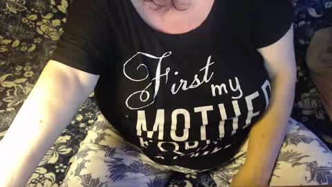 Snapshot of new_milf chatting on February 1, 5:49 am Lilly online show from February 1, 5:49 am