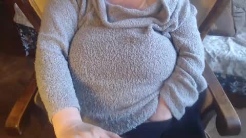Snapshot of new_milf chatting on February 9, 11:58 am Lilly online show from February 9, 11:58 am