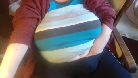 Snapshot of new_milf chatting on January 21, 1:32 pm Lilly online show from January 21, 1:32 pm