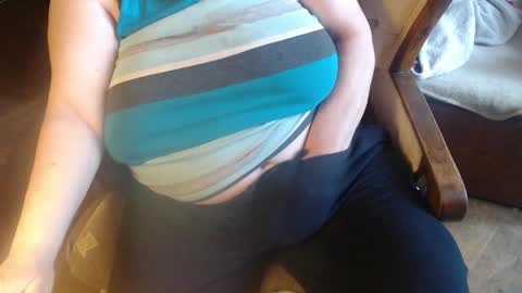 Snapshot of new_milf chatting on January 22, 10:07 am Lilly online show from January 22, 10:07 am