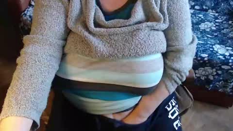 Snapshot of new_milf chatting on February 14, 9:45 am Lilly online show from February 14, 9:45 am