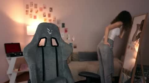 Lilly online show from March 5, 2:46 pm