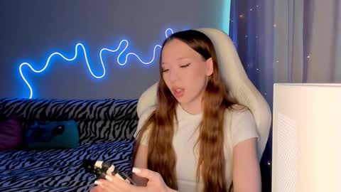 Mina online show from February 4, 9:56 am