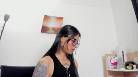 laura  online show from April 23, 12:19 am