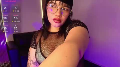 Nia Blum online show from August 7, 12:23 pm