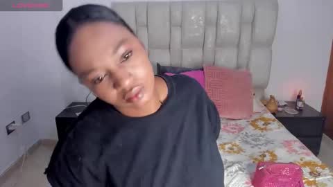 nia brown   online show from April 9, 9:26 am